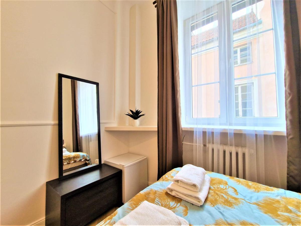 J&W Apartments Swietojanska Rooms Varşovia Exterior foto