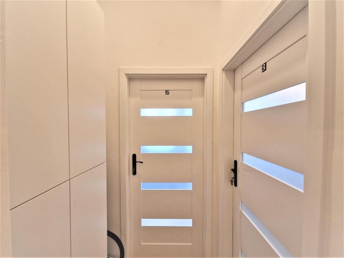 J&W Apartments Swietojanska Rooms Varşovia Exterior foto